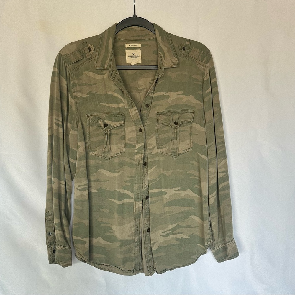 American Eagle Outfitters Camouflage Button Down Shirt